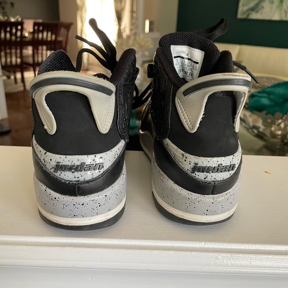 Jordan black and grey sneakers - Picture 3 of 4